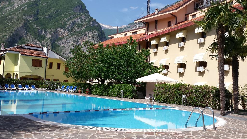 Hotel Del Camerlengo Fara San Martino Exteriör bild